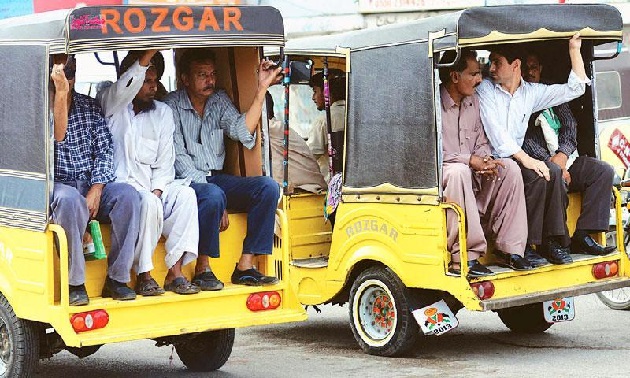 The Rise and fall of Qingqi Rickshaws and the Stumbling Transport System of Karachi