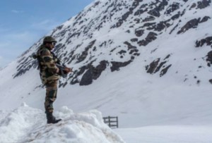 Winter arrives in Ladakh, stretchers 5